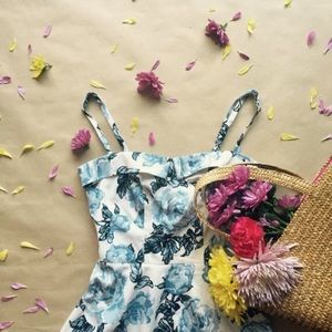 Floral Vintage Dress with Pockets